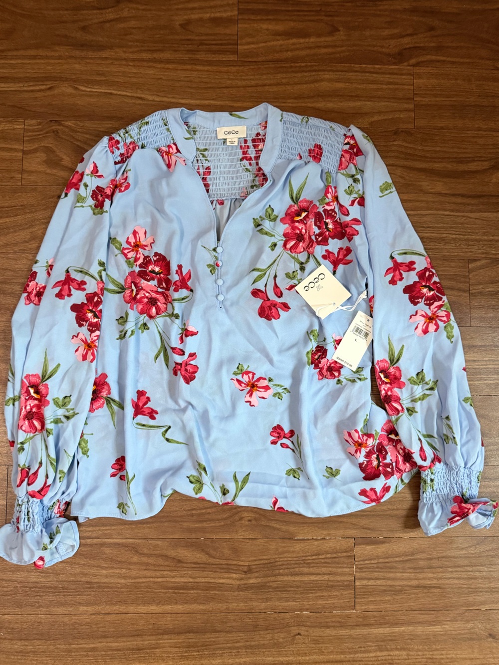NWT CeCe Light Blue Button-Front Blouse with Red Floral Print Large